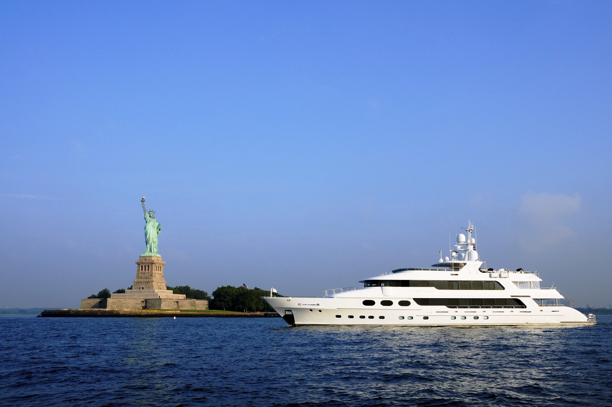Yacht CASINO ROYALE
